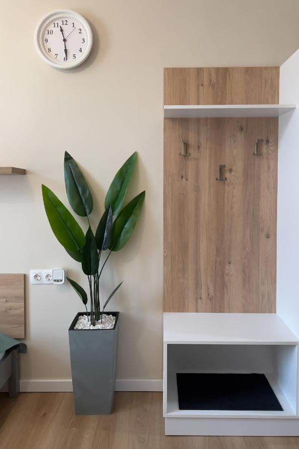 Anova Apartman Gyula Exterior foto
